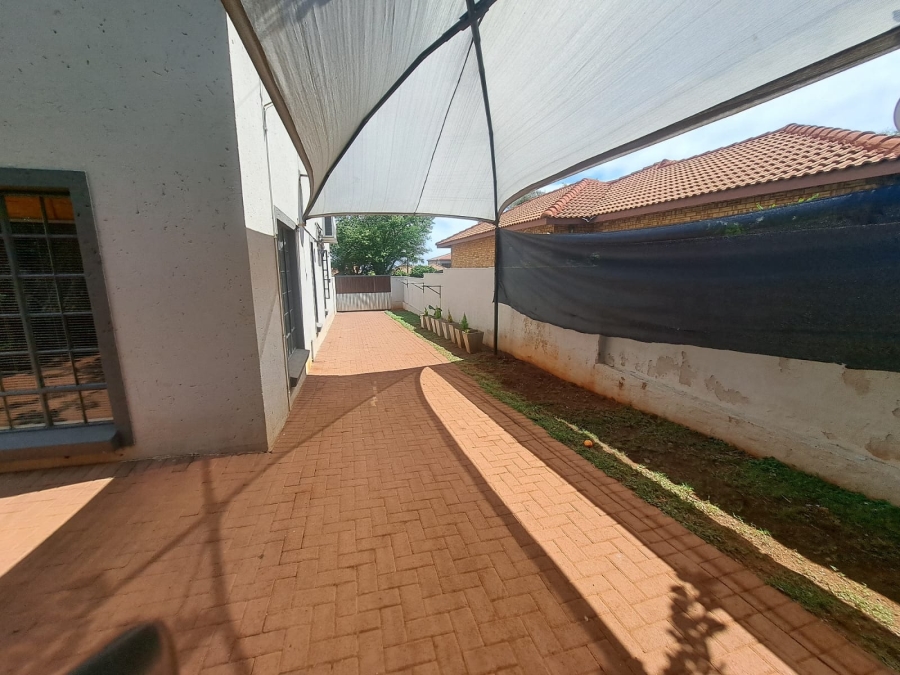 To Let 3 Bedroom Property for Rent in Safari Gardens North West